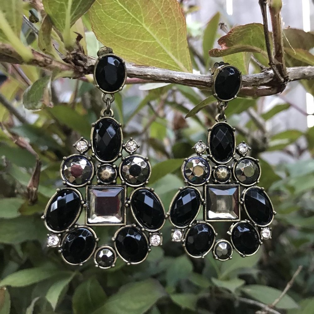 BLACK & GOLD BEZEL COSTUME EARRINGS
